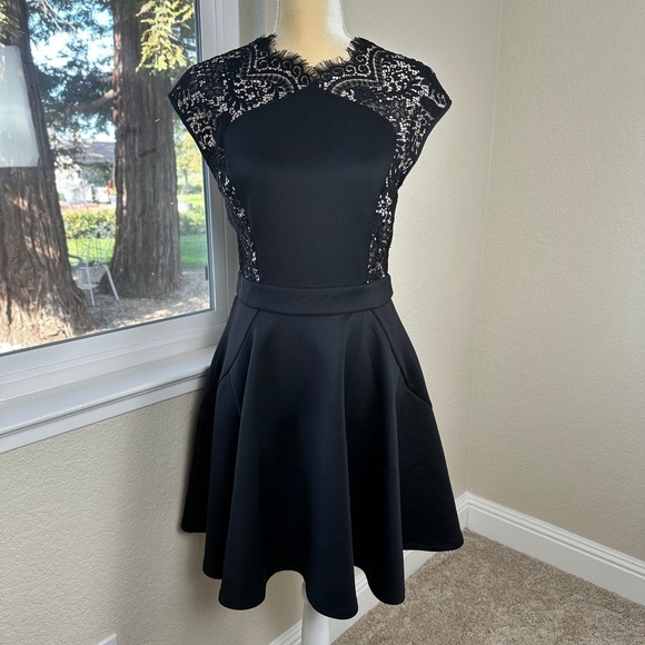 Ted Baker London Sew in Love Black Lace Cap Sleeve Fit Flare Dress Women 2  Party